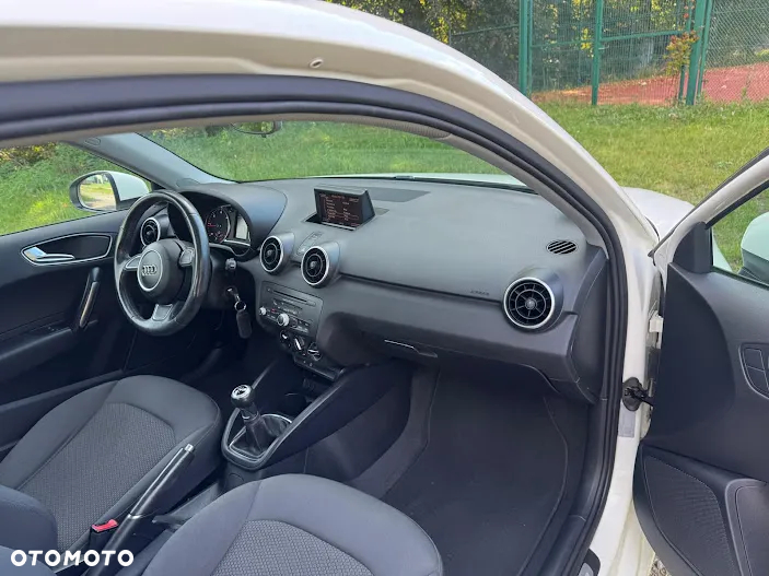 Audi A1 1.6 TDI Attraction - 6