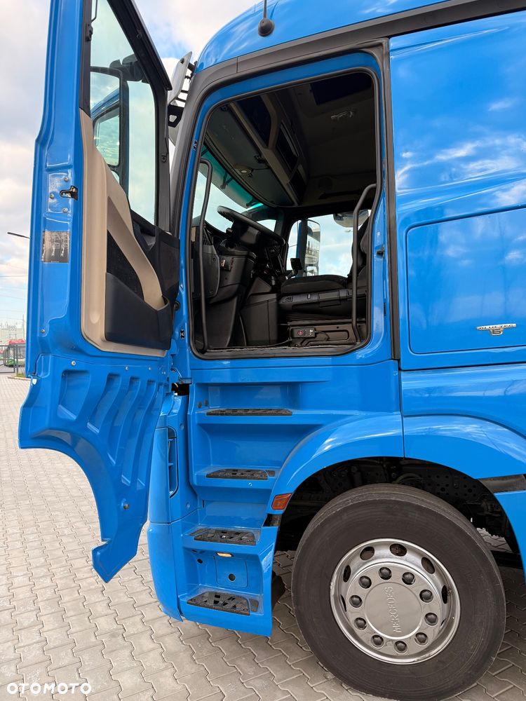 Mercedes-Benz ACTROS MP4 450/ sprowadzony/bez retardera/Euro6/Lodowka/2 zbiornika//Standart/2Lozka - 23
