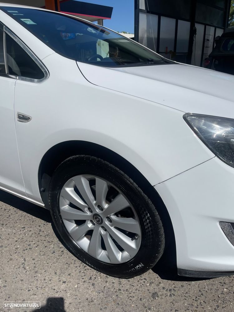 Opel Astra Sports Tourer - 1