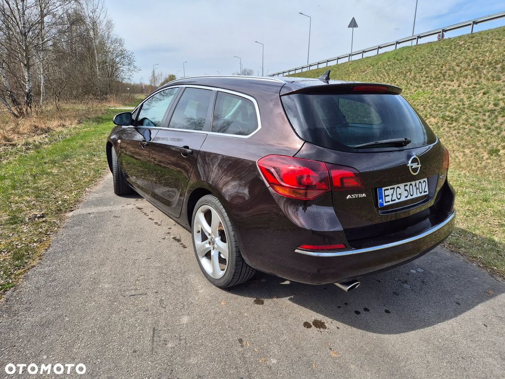 Opel Astra 2.0 CDTI DPF SportsTourer Exklusiv - 6