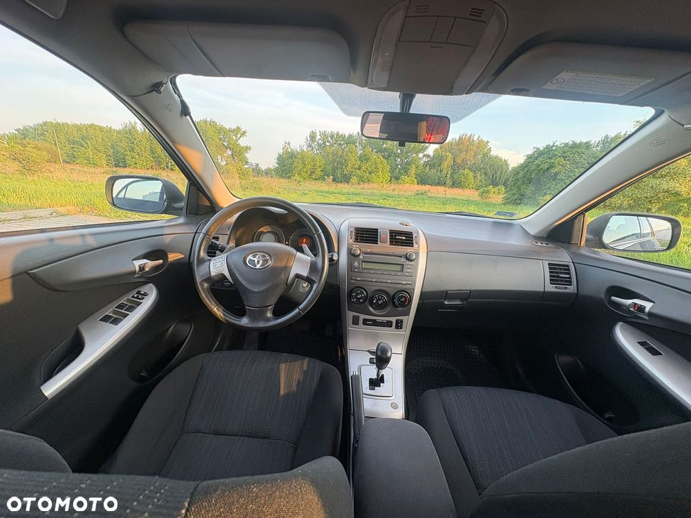 Toyota Corolla 1.6 Luna MM - 9