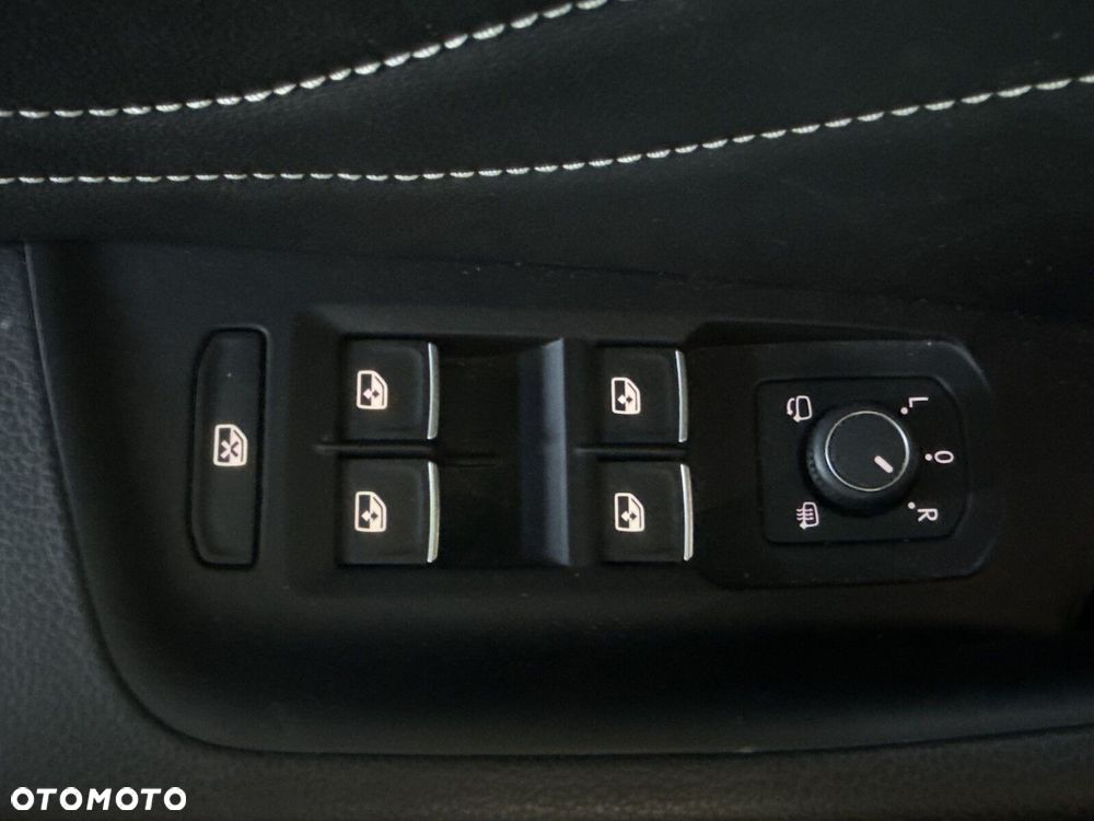 Volkswagen Arteon 2.0 TDI 4Motion R-Line DSG - 29