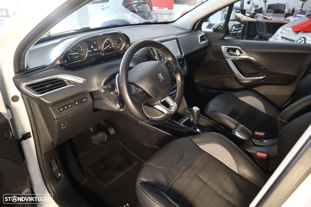 Peugeot 2008 1.6 e-HDi Allure 2-Tronic - 12