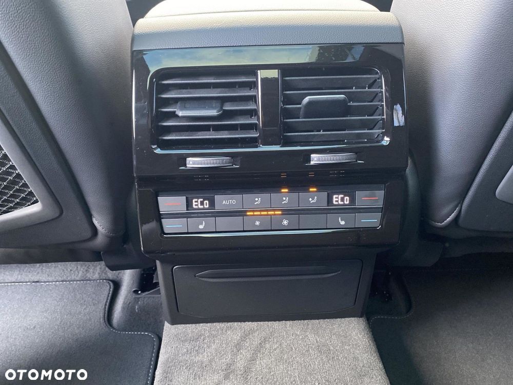 Volkswagen Touareg - 20
