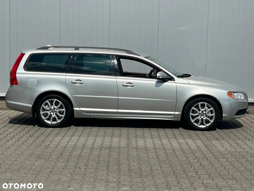Volvo V70 D5 AWD Summum - 5