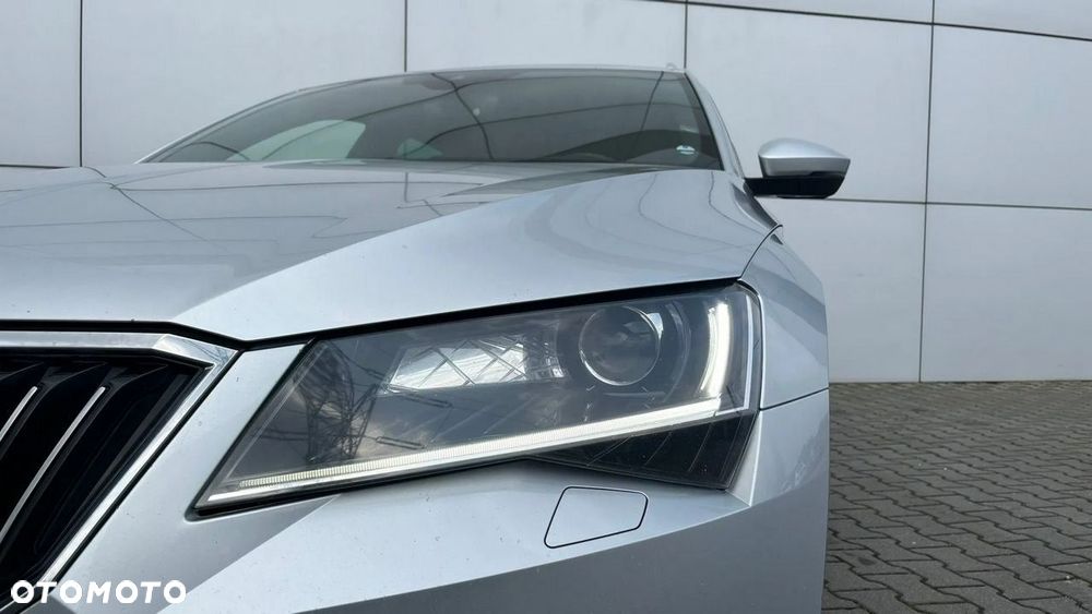 Skoda Superb 2.0 TDI 4x4 L&K DSG - 6