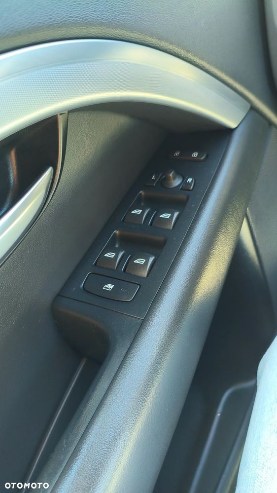 Volvo V70 D2 Momentum - 24