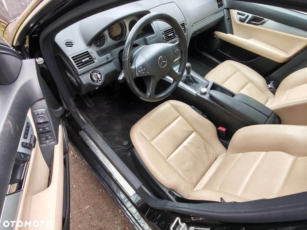 Mercedes-Benz Klasa C 250 CDI DPF (BlueEFFICIENCY) Avantgarde - 24