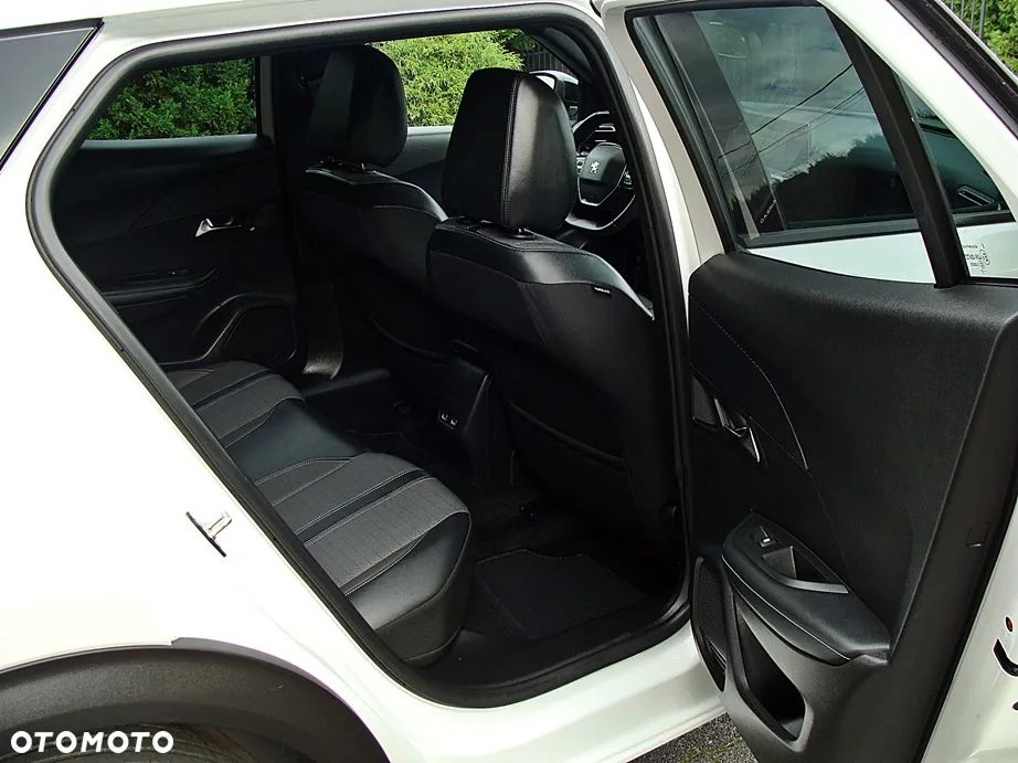 Peugeot 2008 1.5 BlueHDi Allure S&S EAT8 - 14