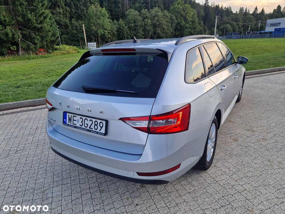 Skoda Superb 2.0 TDI SCR Ambition - 10