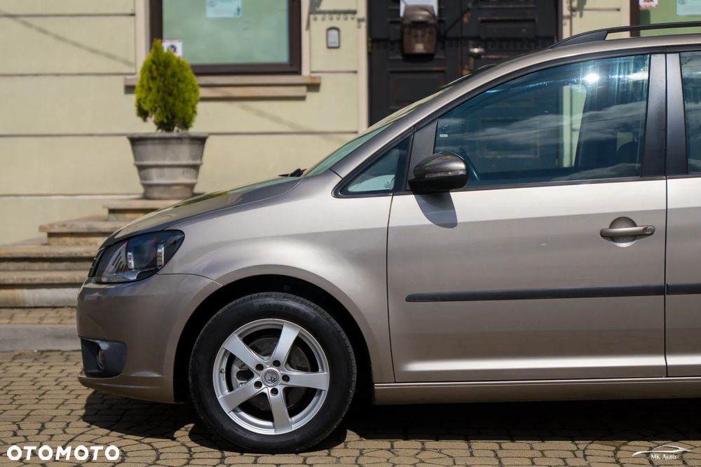 Volkswagen Touran 1.6 TDI DPF BlueMotion Technology Trendline - 11