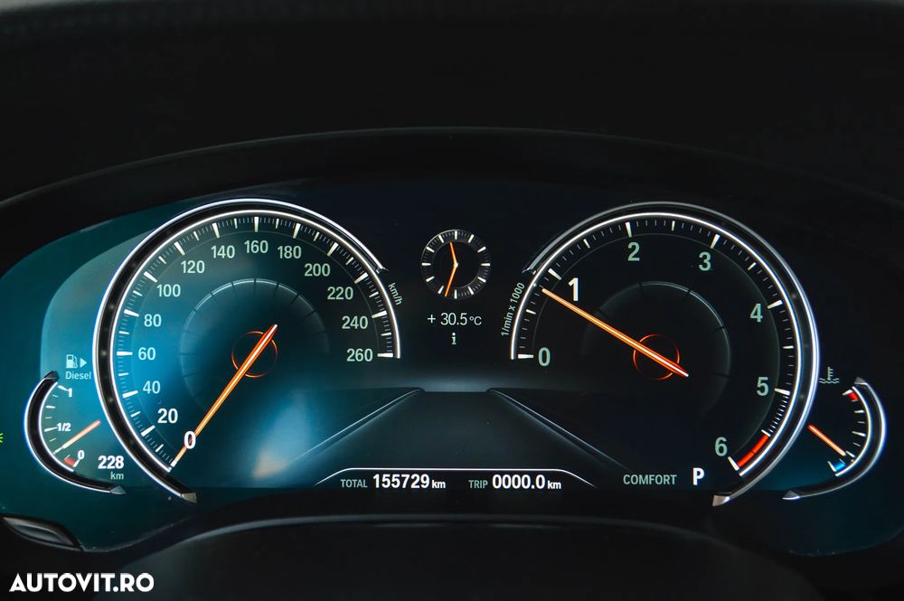 BMW Seria 5 520d Aut. Luxury Line - 10