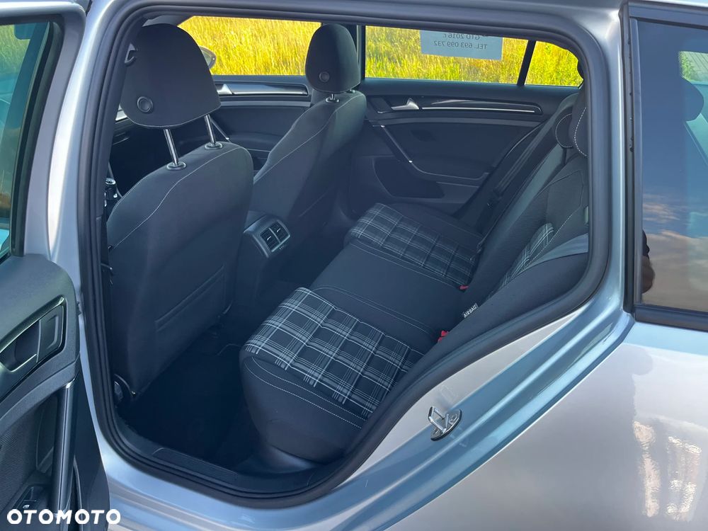 Volkswagen Golf GTD (BlueMotion Technology) - 24