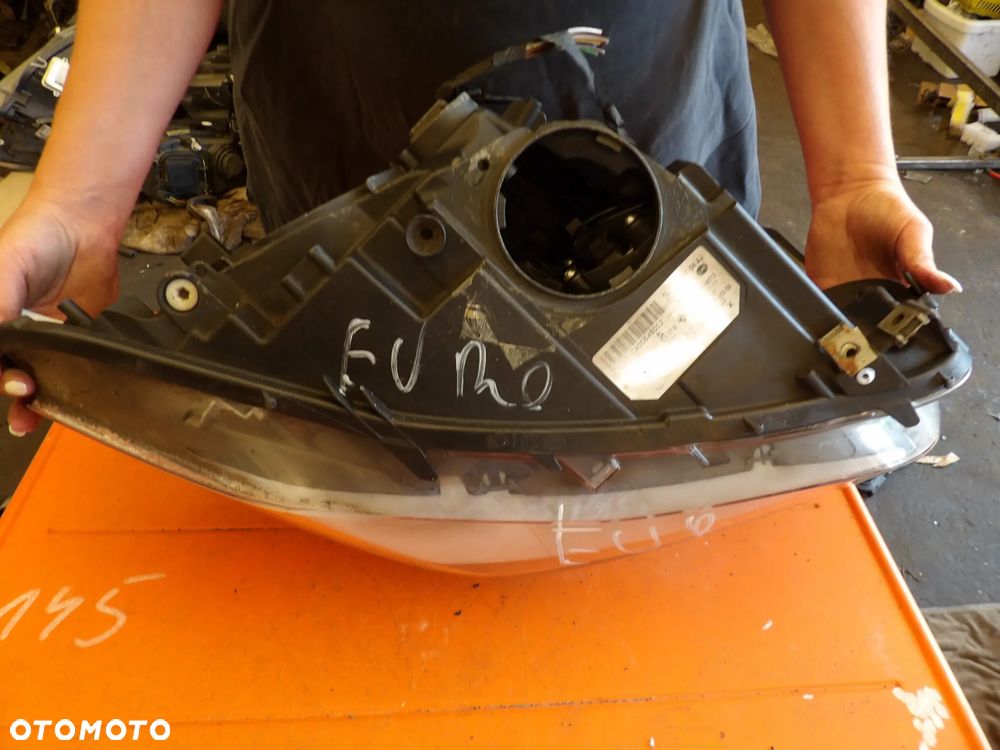 BMW - F10 - H7 - PĘKNIĘTA OBUDOWA - PRAWA LAMPA PRZEDNIA - EUROPA - 7203242 - 10