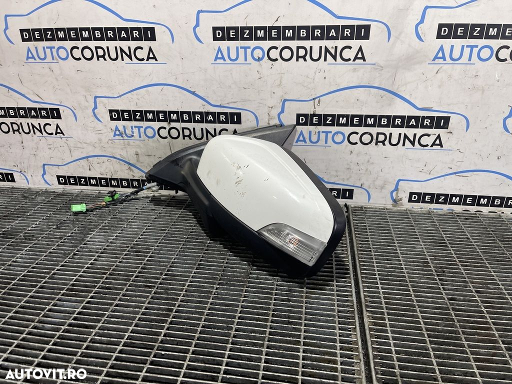 Oglinda stanga Volvo XC60 2008 - 2013 4 Usi ALB (1053) Fara rabatare - 2