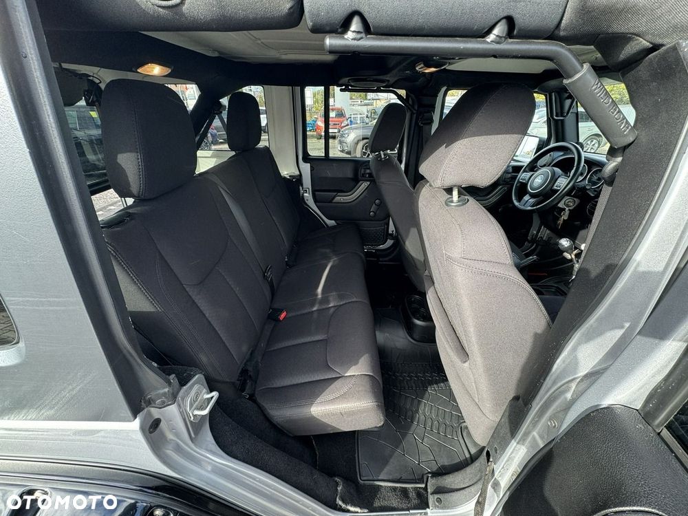 Jeep Wrangler - 28