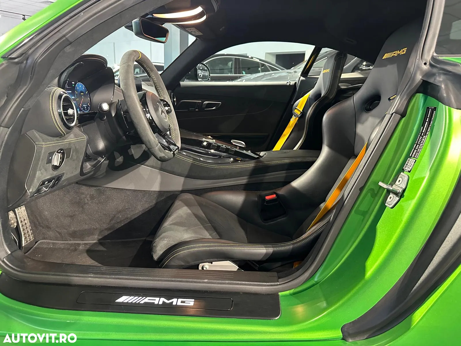 Mercedes-Benz AMG GT R Roadster - 11