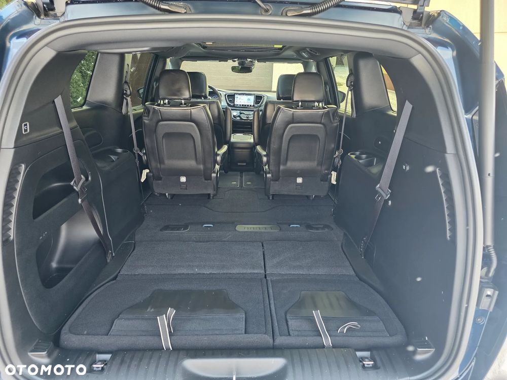 Chrysler Pacifica - 23