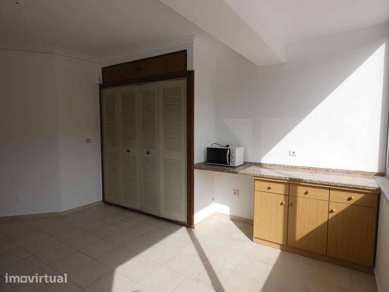 Apartamento T1 no Centro da Cidade de Torres Vedras - Grande imagem: 3/14