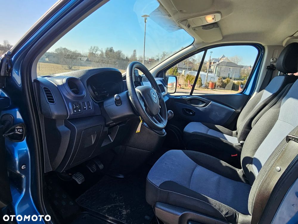 Opel Vivaro L2-long 5 osób , Brygadówka - 18