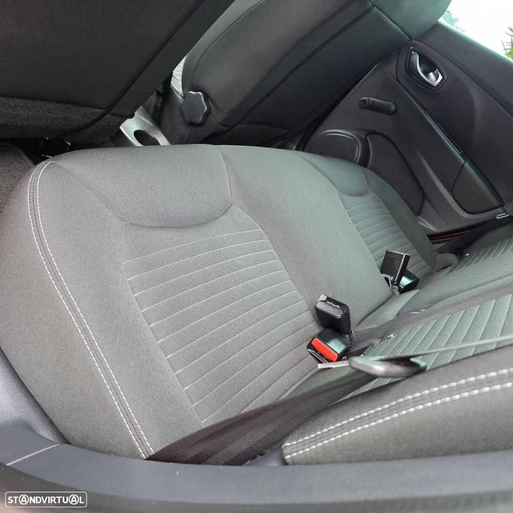 Renault Clio 0.9 TCe Limited - 32