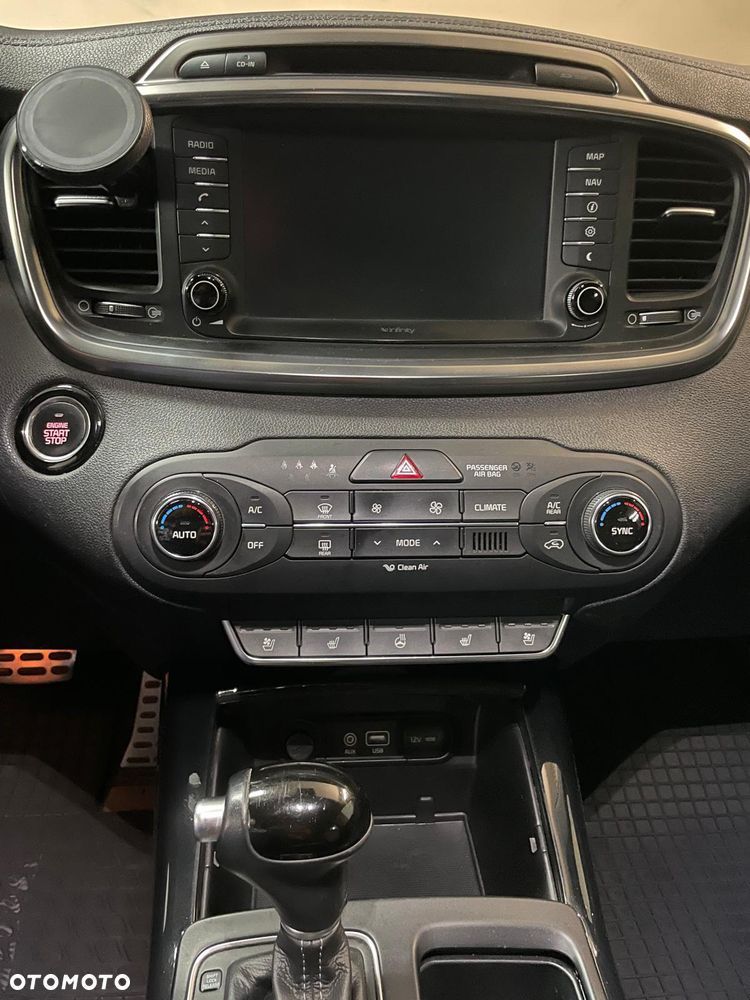 Kia Sorento 2.0 CRDI Business Line Plus - 17