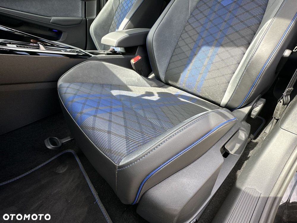 Volkswagen Golf Variant - 13