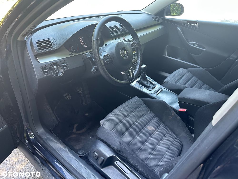 Volkswagen Passat 2.0 TDI Sportline - 8