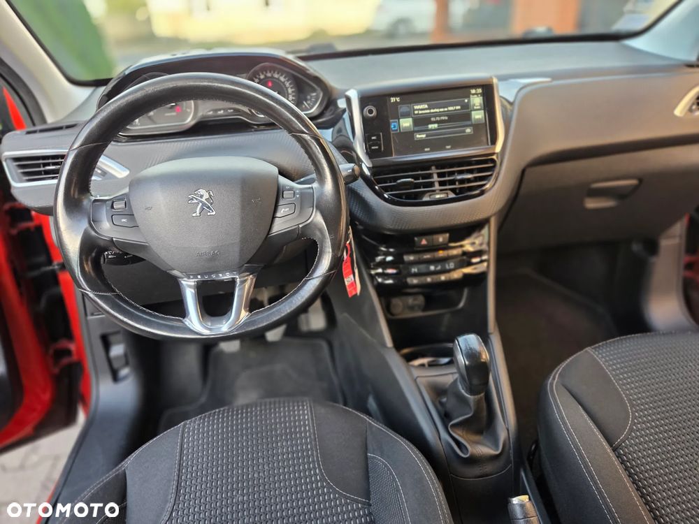 Peugeot 208 1.2 PureTech GPF Allure S&S - 10