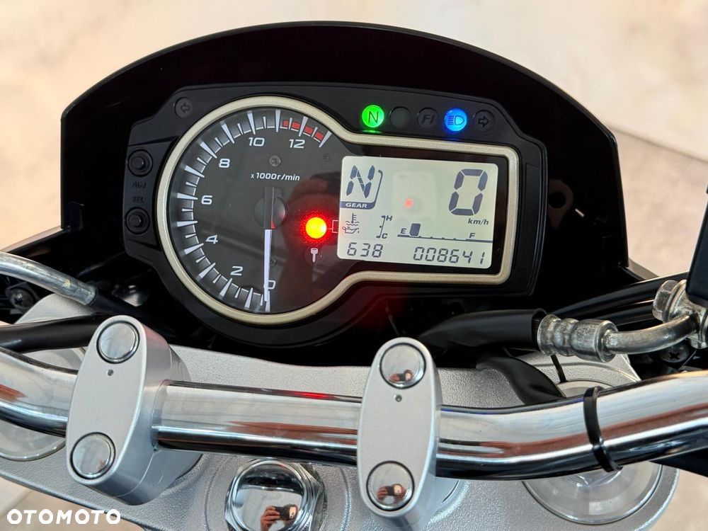 Suzuki GSR - 28