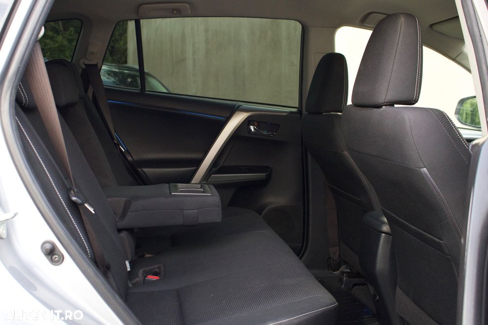 Toyota RAV4 2.5 VVT-i 4x4 Luxury - 15