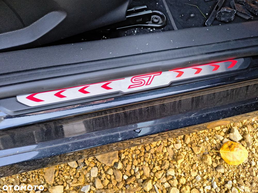 Ford Fiesta ST - 13