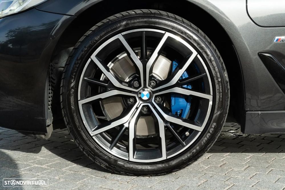 BMW 520 e Pack M - 44