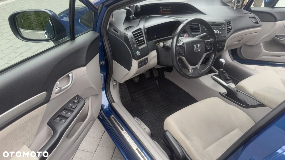 Honda Civic 1.8 Executive - 11