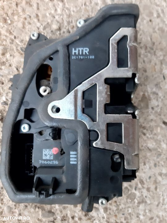Incuietoare dreapta spate BMW E90 / E91 cod 7060296 - 2