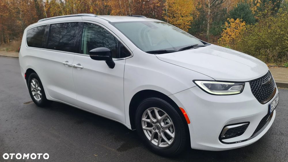 Chrysler Pacifica - 2