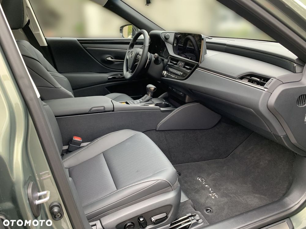 Lexus ES 300h Business Edition - 13