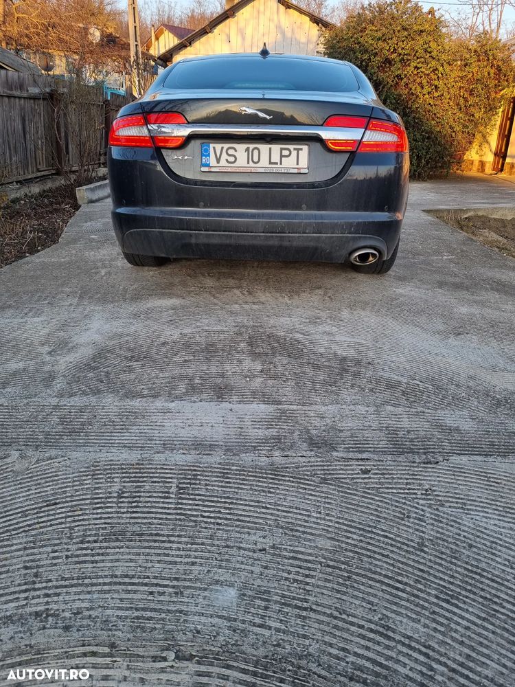 Jaguar XF 2.2D Premium Luxury - 10