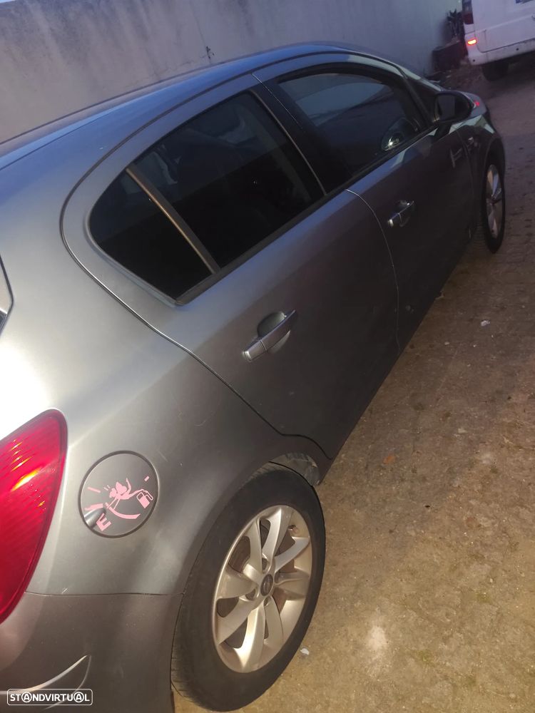 Opel Corsa 1.3 CDTi Cosmo - 4