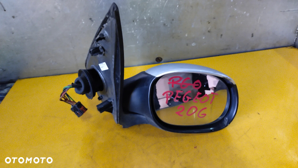 LUSTERKO PRAWE PEUGEOT 206