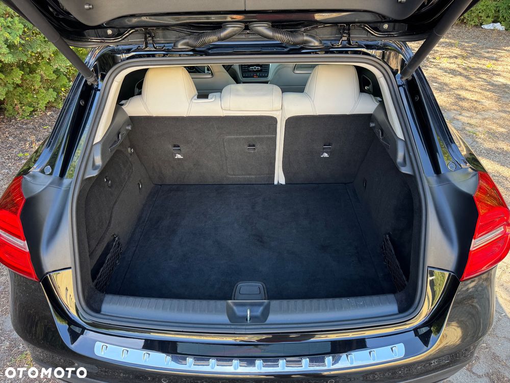 Mercedes-Benz GLA 250 4Matic 7G-DCT AMG Line - 38