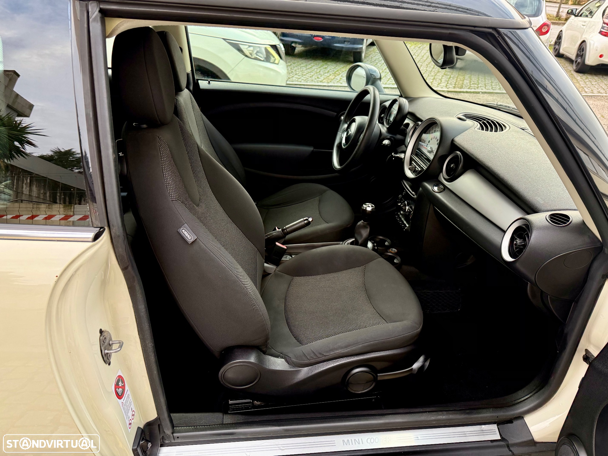 MINI Clubman Cooper D - 10