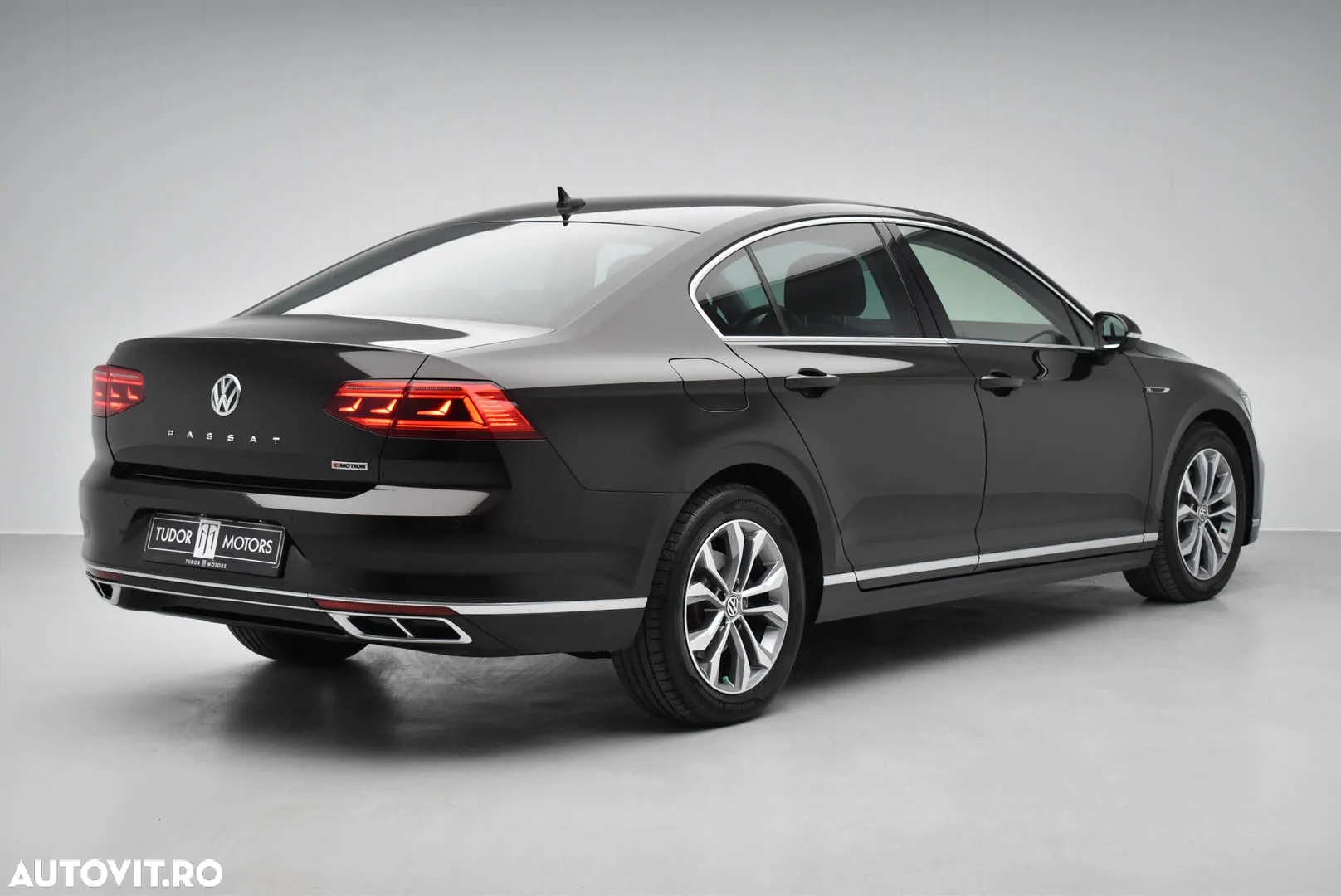 Volkswagen Passat 2.0 TDI DSG 4Motion R Executive - 5