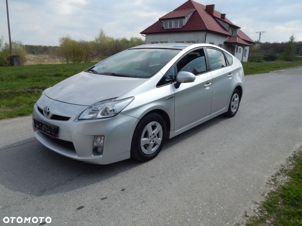 Toyota Prius (Hybrid) - 1