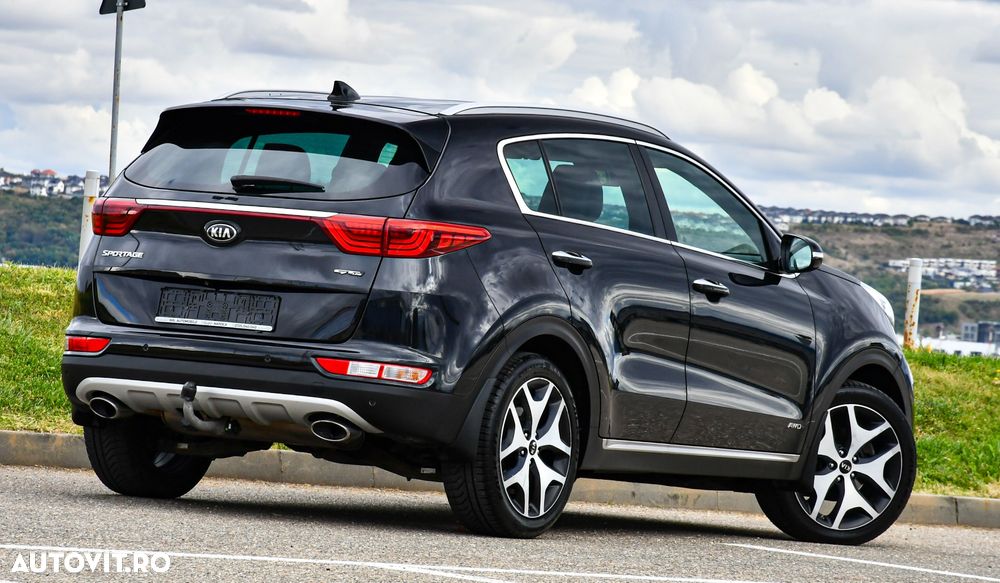 Kia Sportage 2,0 CRDI AWD Aut. GT Line - 4