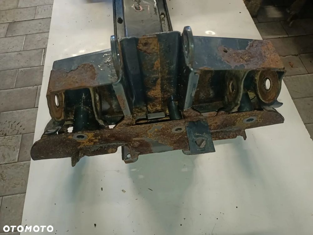 BELKA ZAWIESZENIA KOŁYSKA SANKI IVECO DAILY 14- NR 5 - 2