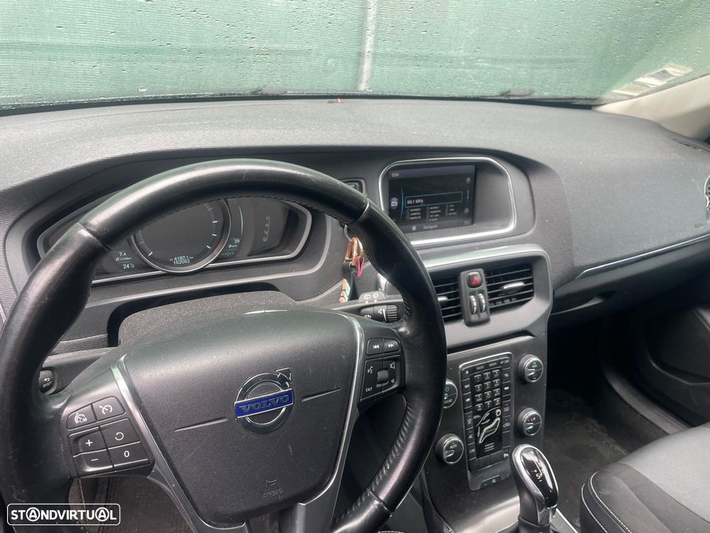 Volvo V40 1.6 D2 Momentum Powershift - 4