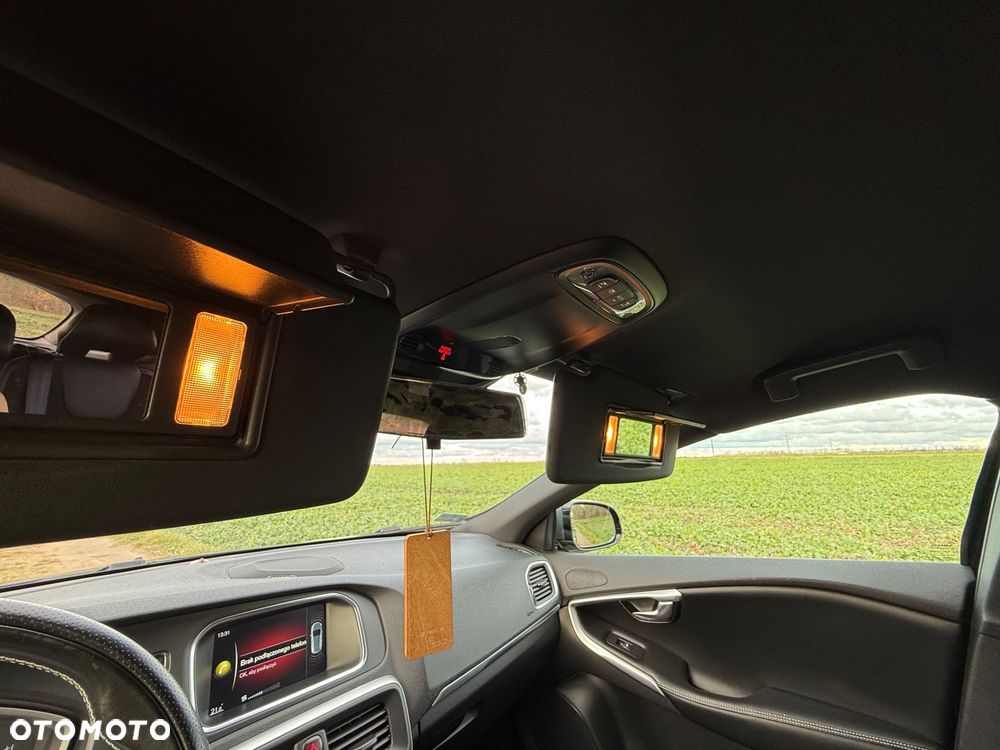 Volvo V40 D4 Drive-E R-Design Momentum - 19