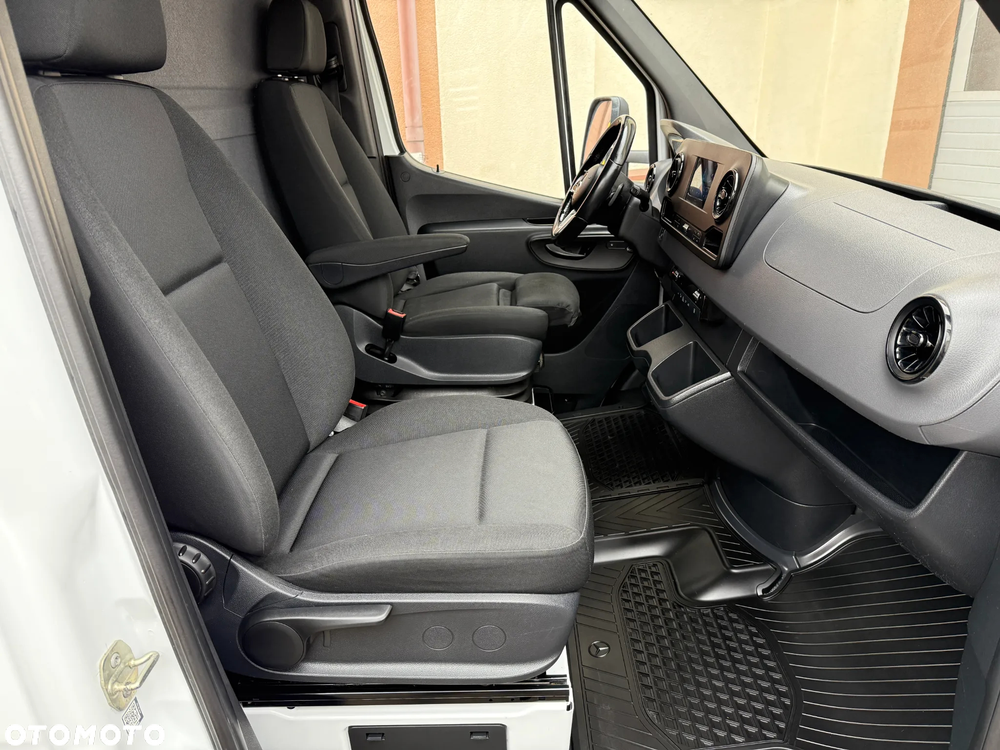 Mercedes-Benz Sprinter 3.0 V6 Izoterma Winda - 28