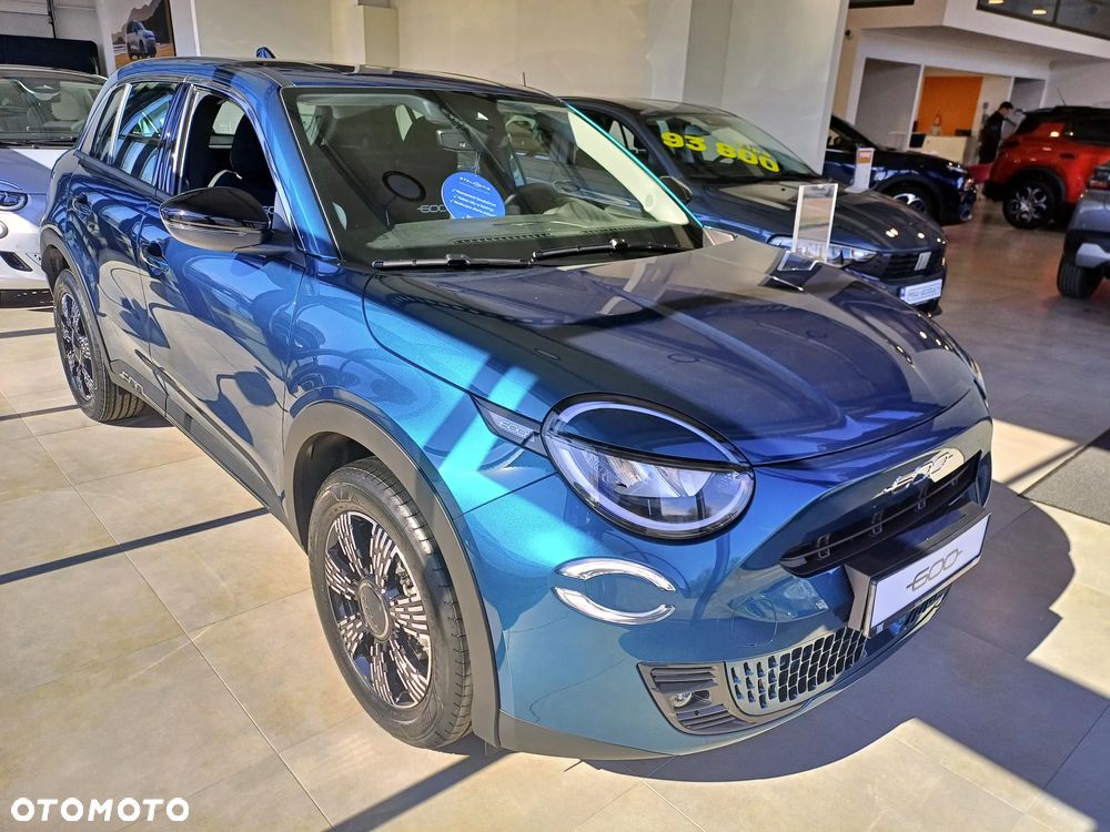 Fiat 600 1.2 Turbo Hybrid eDCT - 2